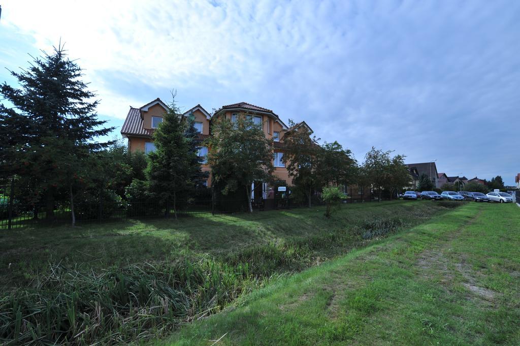 Residenz Saturn Apartment Leba Bagian luar foto