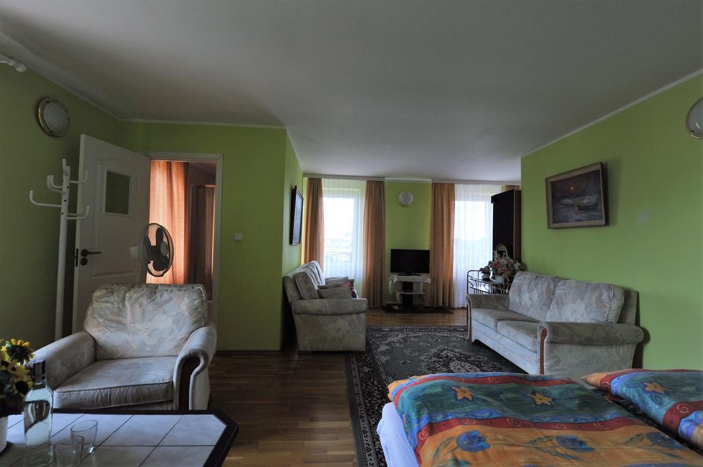 Residenz Saturn Apartment Leba Bagian luar foto